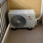 Montaż klimatyzacji Rotenso na balkonie w bloku w Luboniu
