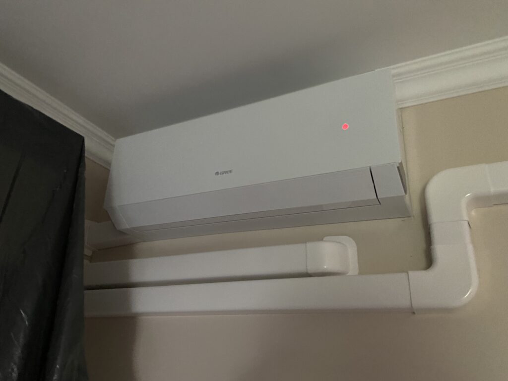 Gree Clivia White montaż plus korytka instalacyjne
